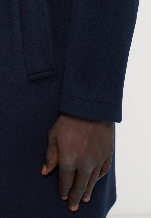 Ted Baker EDERSON