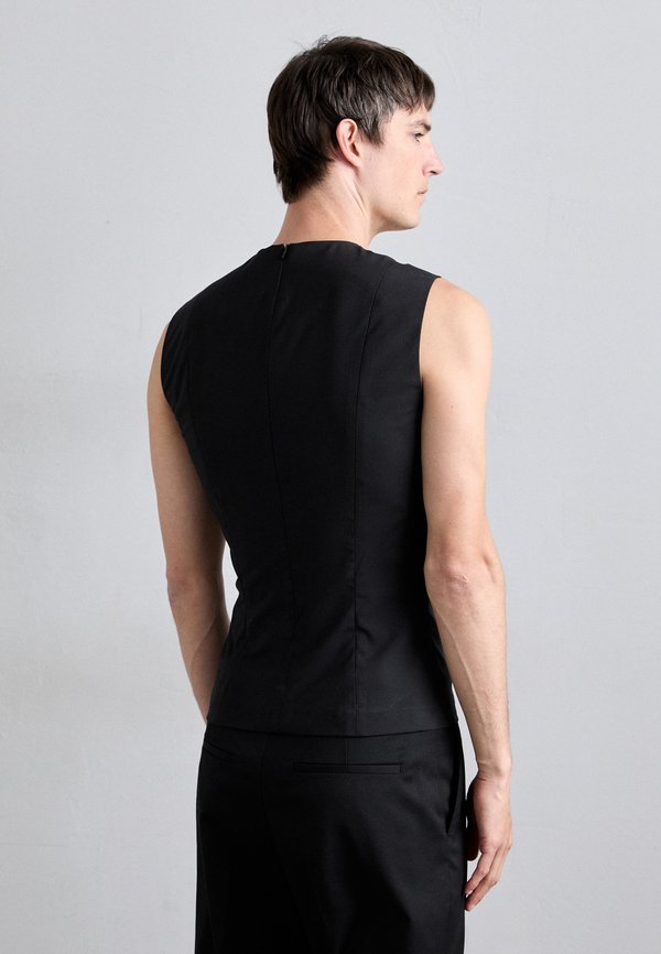 032c OFFICE ATTIRE CROPPED SUIT