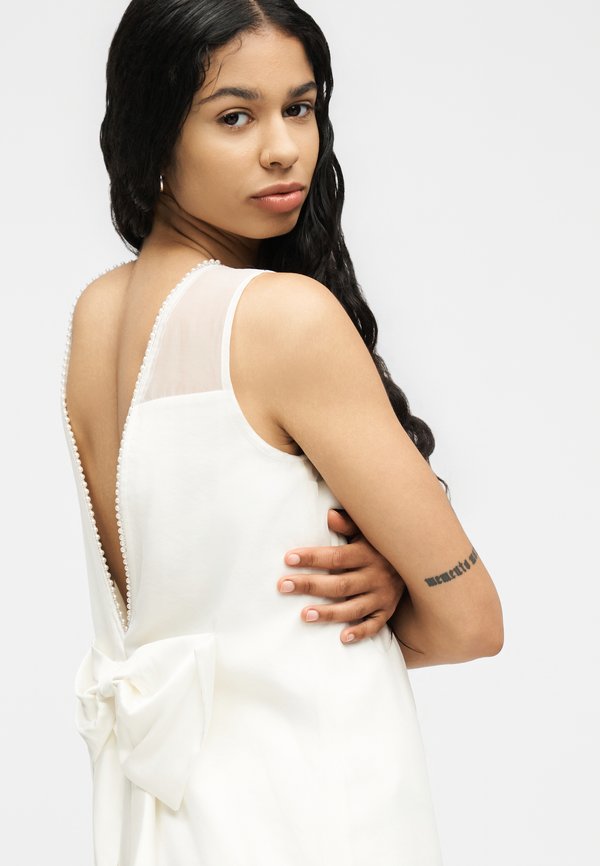 Abercrombie & Fitch BOW BACK