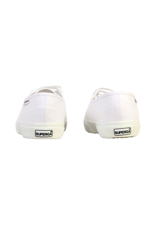 Superga BASKET BASSE À LACETS SUPERGA 3750 LEGGERA