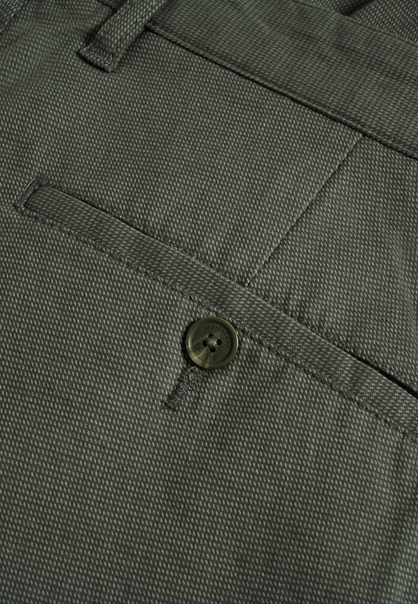 Matinique MALEVO CHINO SHORT