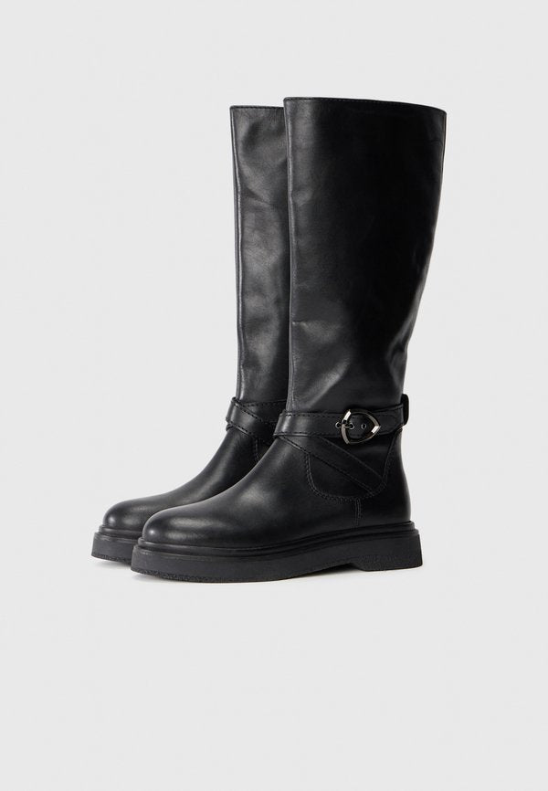 Blauer HANNA 05