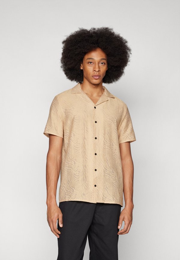 Pier One by Zalando