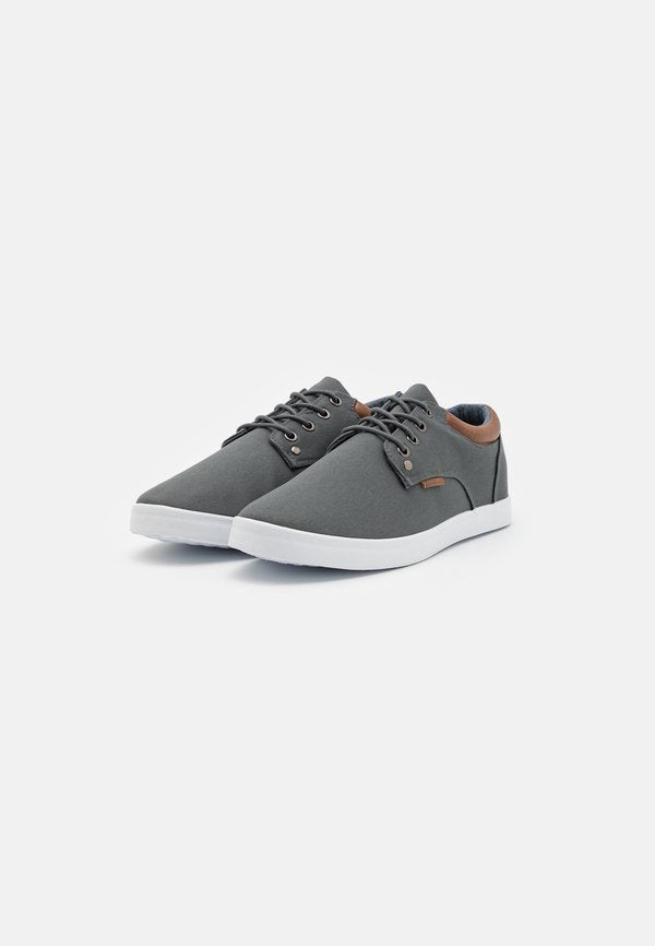 Pier One by Zalando