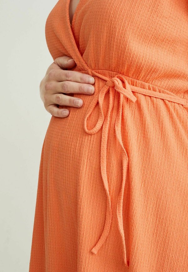 C&A MATERNITY