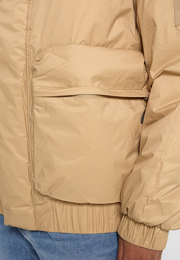 Rains VARDO BOMBER