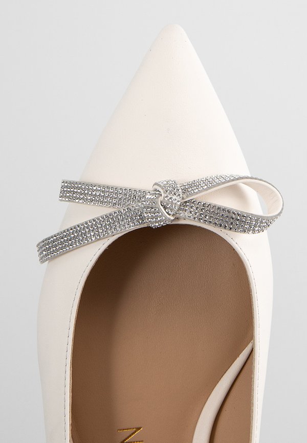 Stuart Weitzman