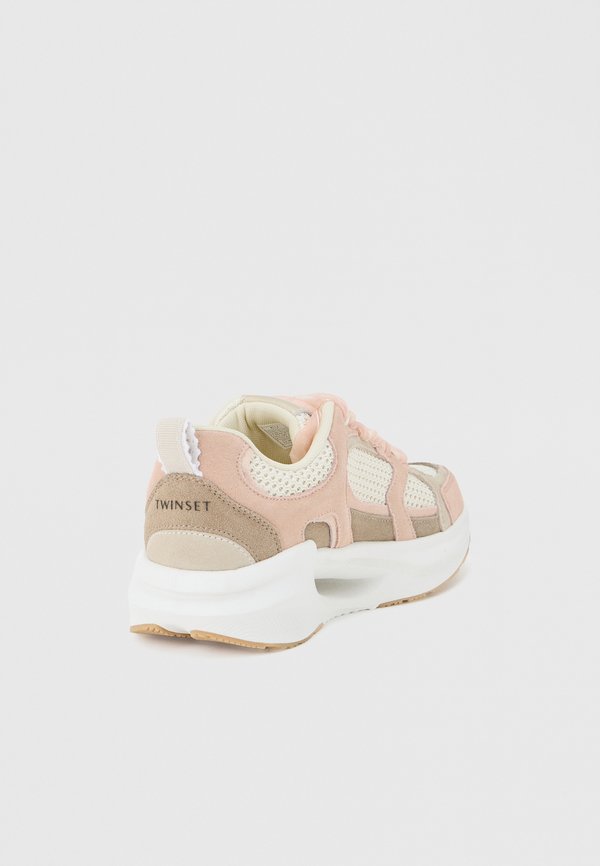 TWINSET