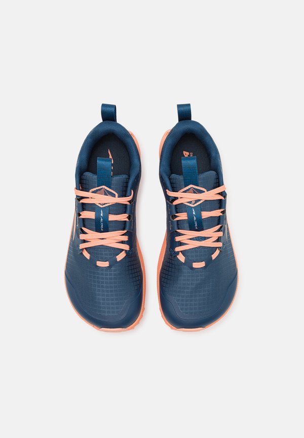 Altra LONE PEAK 8