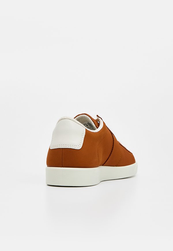 ECCO STREET LITE