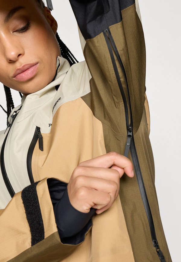 Peak Performance VERTICAL GORE-TEX PRO 3L JACKET