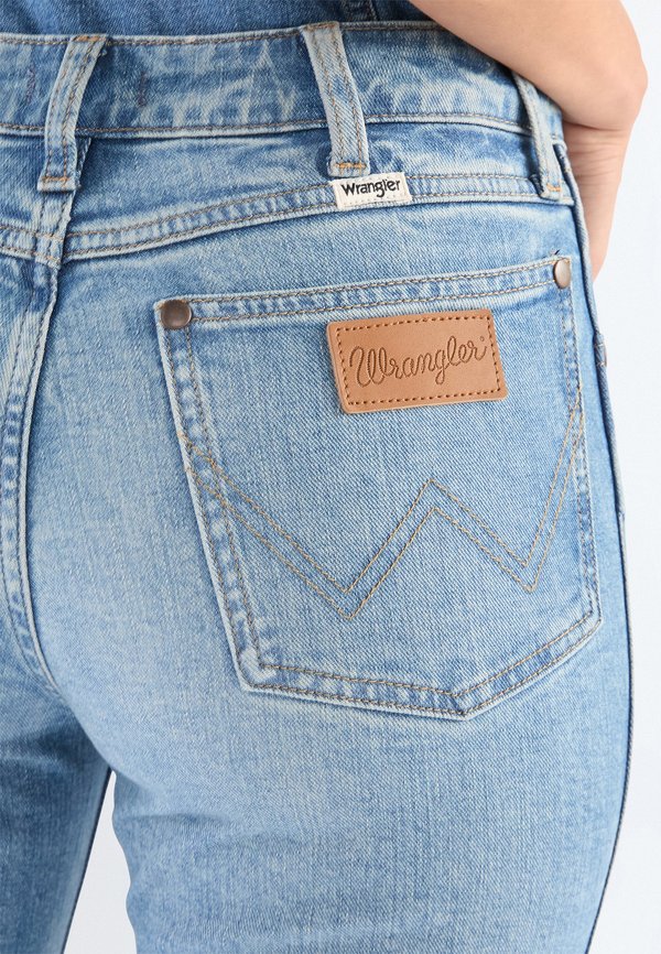 Wrangler KICK FLARE