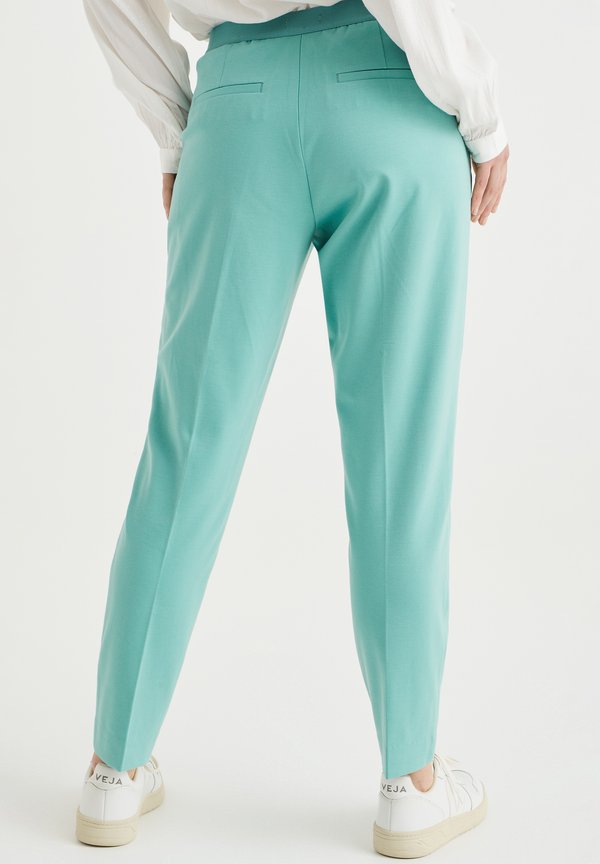 WE Fashion DAMES SLIM FIT PANTALON MET STRETCH