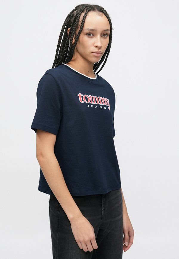 Tommy Jeans LOGO APPLIQUÉ RELAXED BOXY T-SHIRT