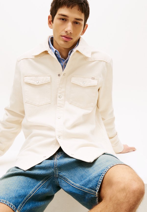 Tommy Jeans RELAXED FIT WESTERN DENIM OVERSHIRT