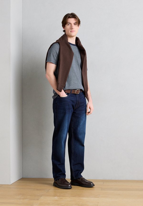 Lindbergh STRIPED O NECK TEE