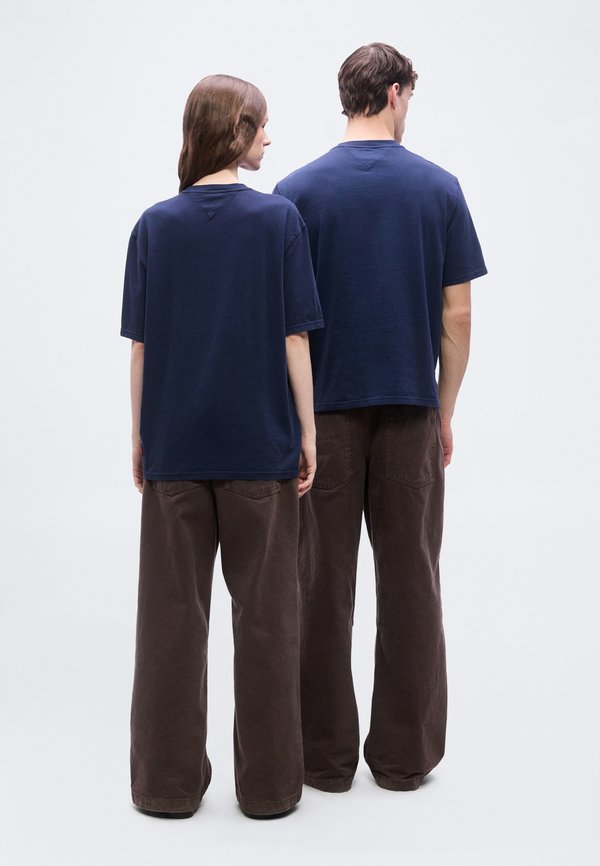 Tommy Jeans CLASSIC LOGO CREW NECK T-SHIRT