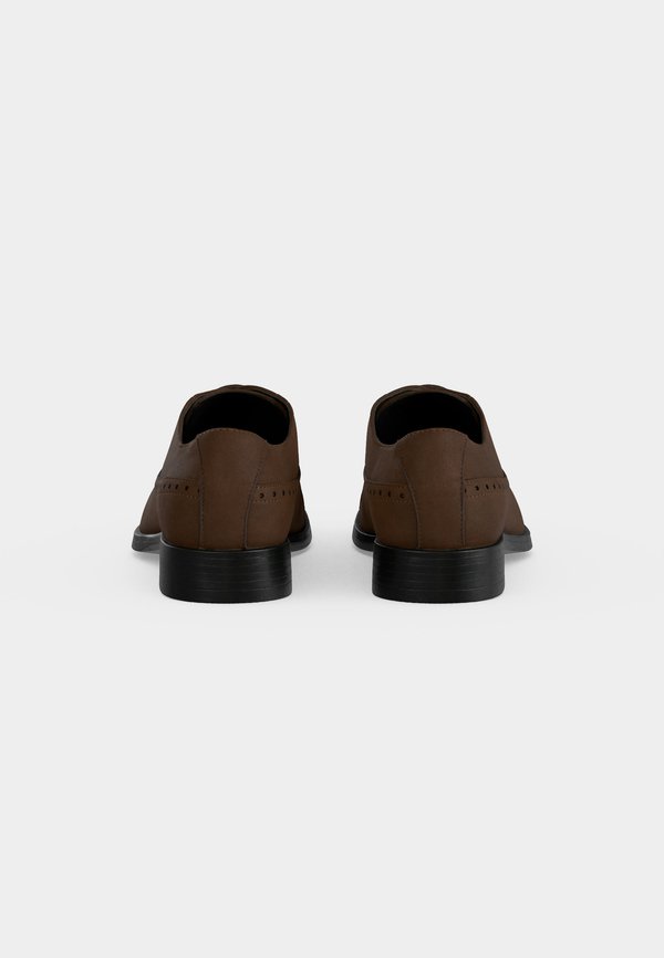Pier One by Zalando