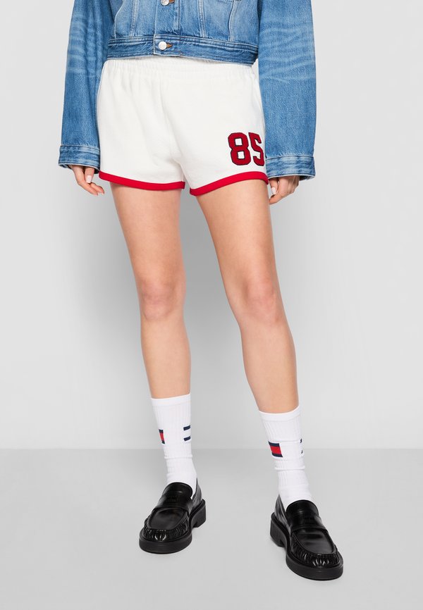 Tommy Jeans EXCLUSIVE GIRL 85