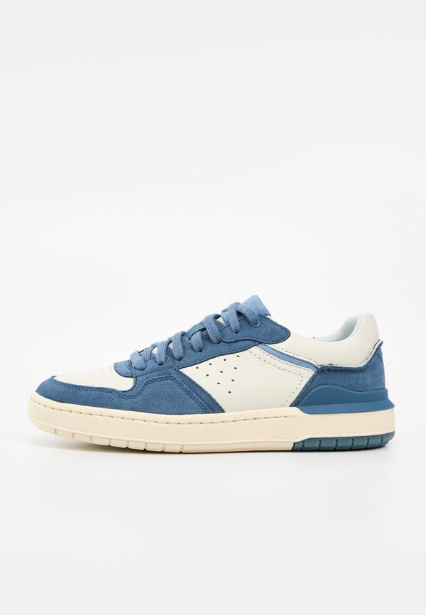 Clarks COURTLITE2