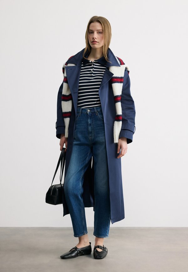 Tommy Jeans MOM