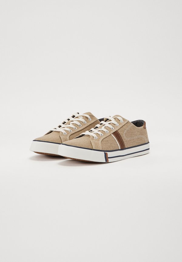 Pier One by Zalando