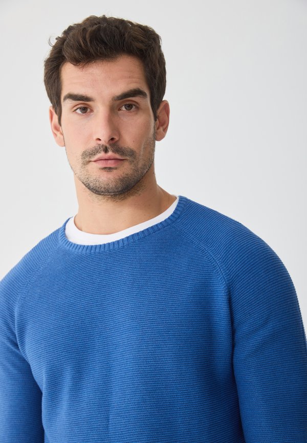 Pier One by Zalando