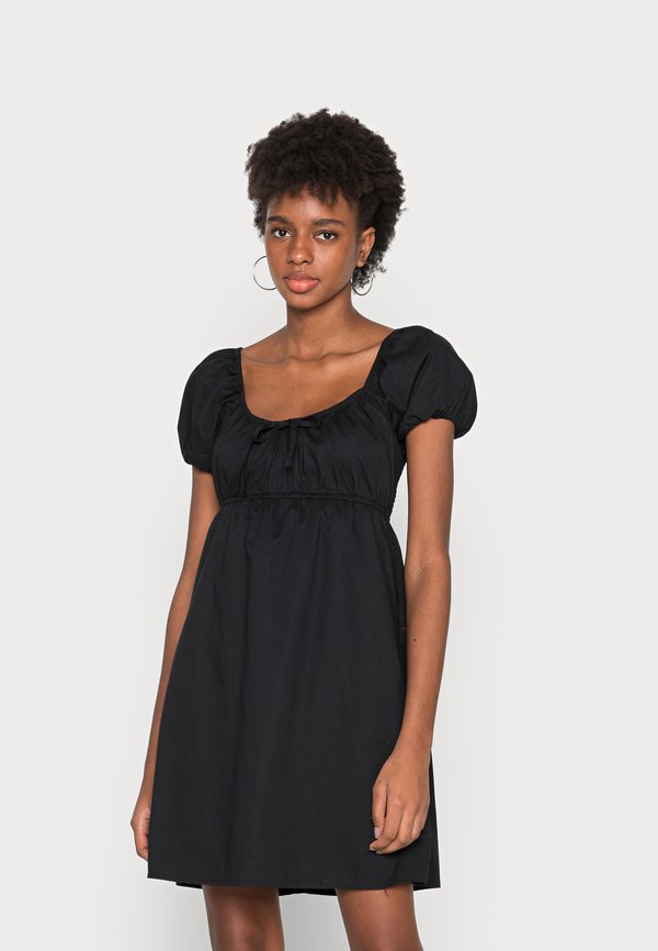 Hollister Co. SUMMER PREVIEW