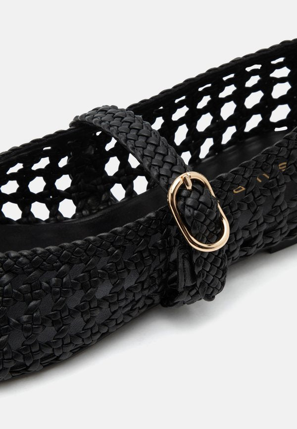 Stuart Weitzman PRIM WOVEN MARY JANE