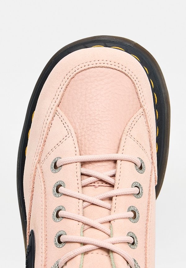 Dr. Martens BUZZ 5I