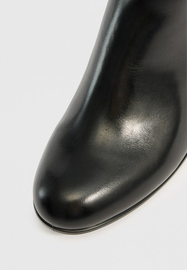 ECCO SHAPE