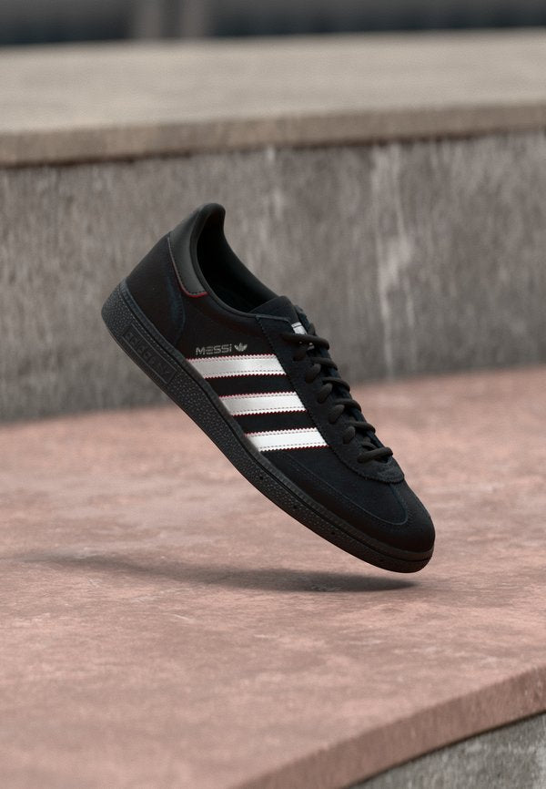 adidas Performance HANDBALL SPEZIAL MESSI UNISEX - Trainers - core black/silver-coloured metallic/pure ruby
