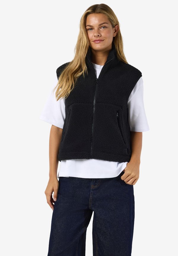 Noisy May NMMASEY SHORT TEDDY VEST FWD NOOS
