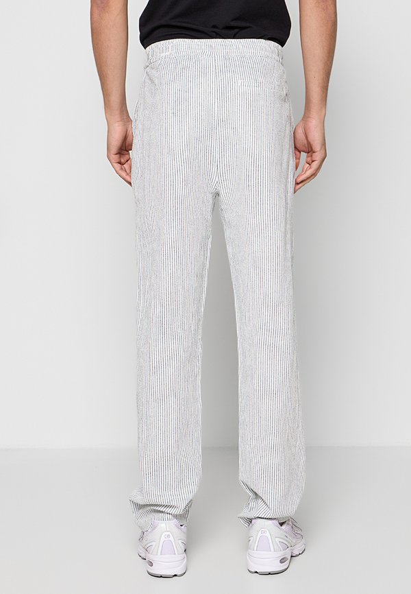 Lindbergh RELAXED FIT