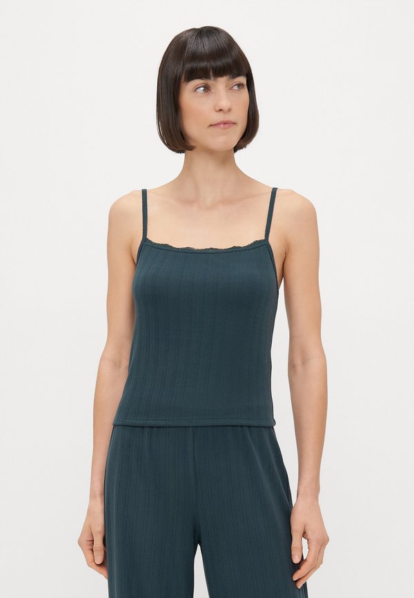 Abercrombie & Fitch POINTELLE CAMI