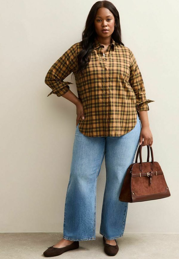New Look Curves CURVES CHECKED BUTTON UP