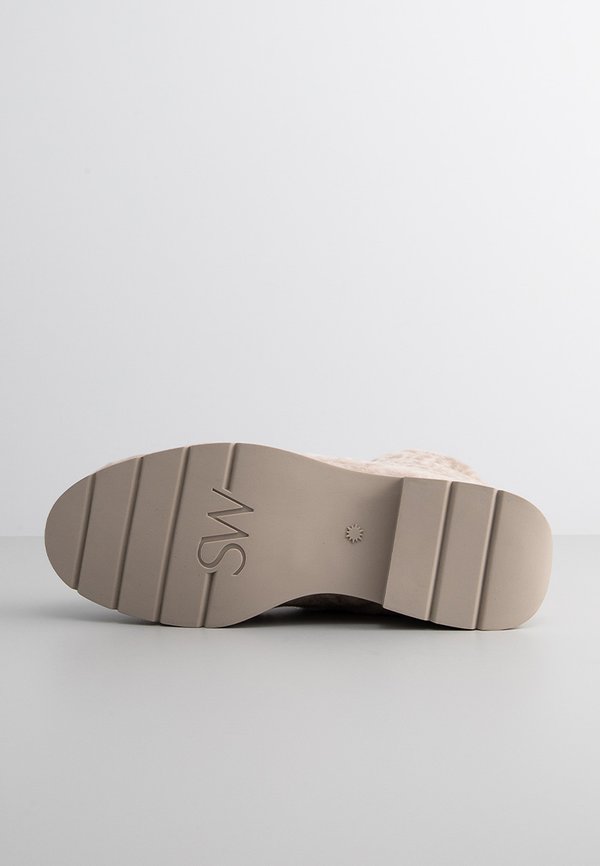 Stuart Weitzman MCKENZEE