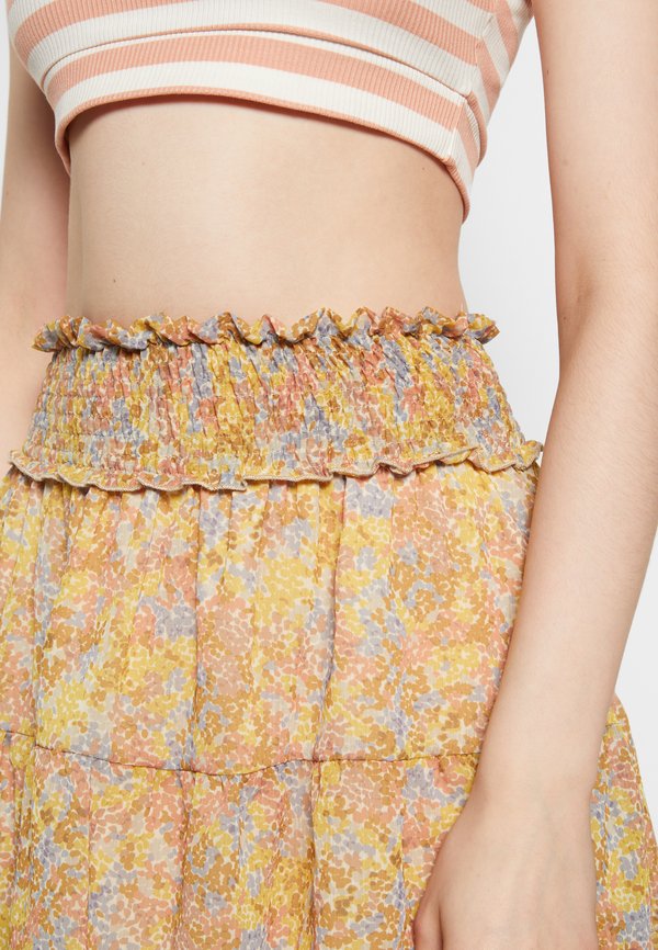 NA-KD SMOCKED MINI SKIRT