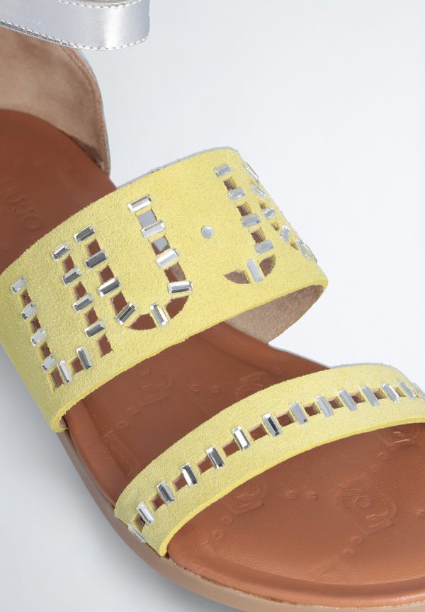 LIU JO FLAT WITH MAXI LOGO