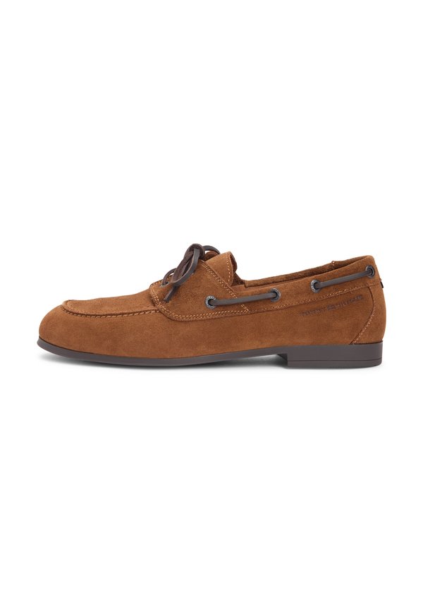 Tommy Hilfiger SUEDE FLEXIBLE SOLE BOAT SHOES