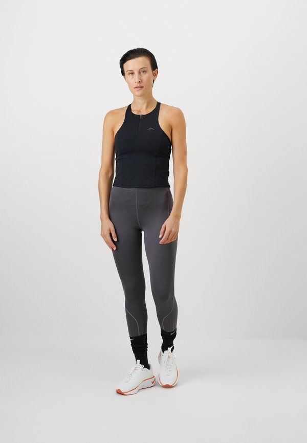 Nike Performance SWIFT
