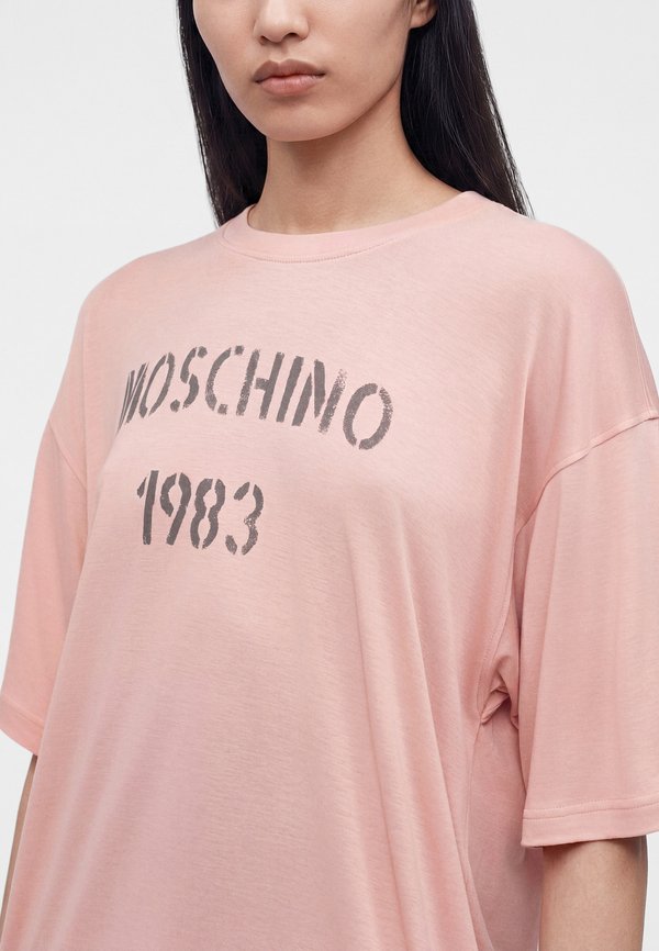 MOSCHINO