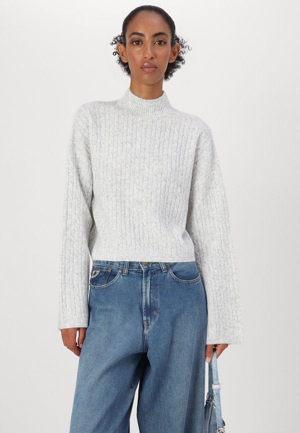 Noisy May Cable knit