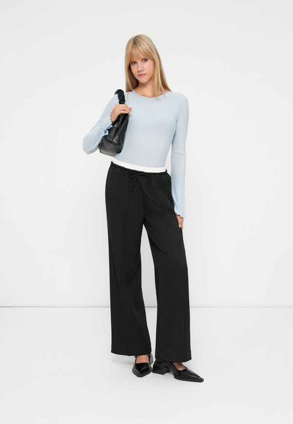 Noisy May NMDALLAS PINSTRIPE