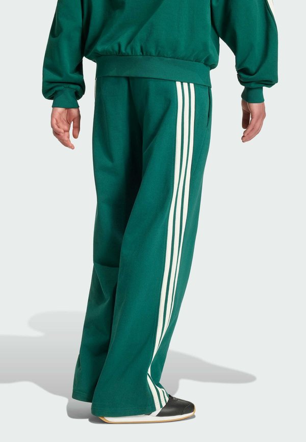 adidas Sportswear ADIDAS SPORTSWEAR ADIDAS KIT 3-STRIPES WIDE PANT - Tracksuit bottoms - collegiate green   off white