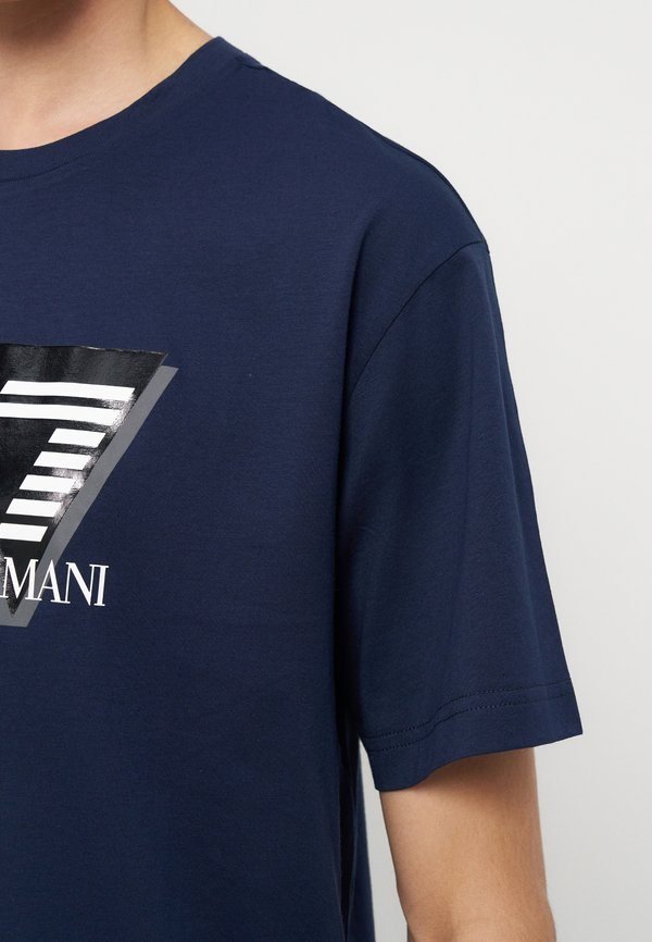 EA7 Emporio Armani