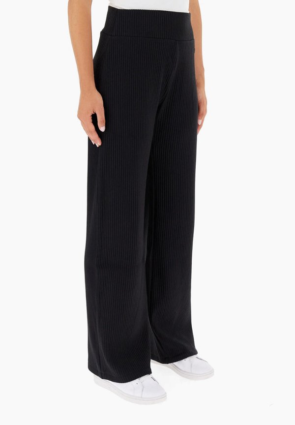 EA7 Emporio Armani AMPI