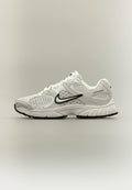 Nike Sportswear V5 RNR 2 - Trainers - summit white/summit white/photon dust/black
