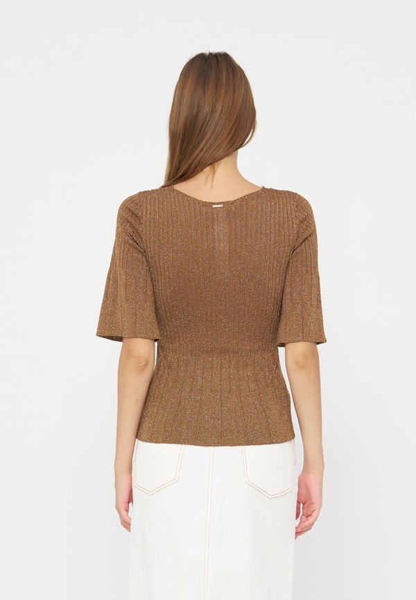 TWINSET