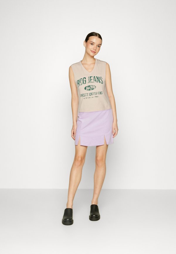 BDG Urban Outfitters VARSITY VEST